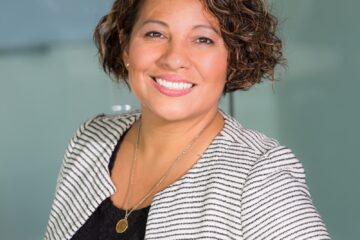 woman on focus photography